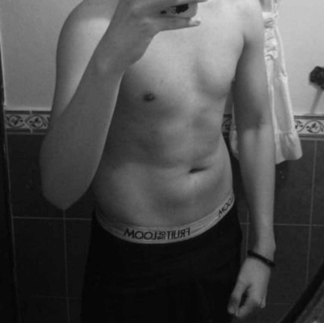 Profil de Jean-kevin, 24 ans, Escort gay à Prêles