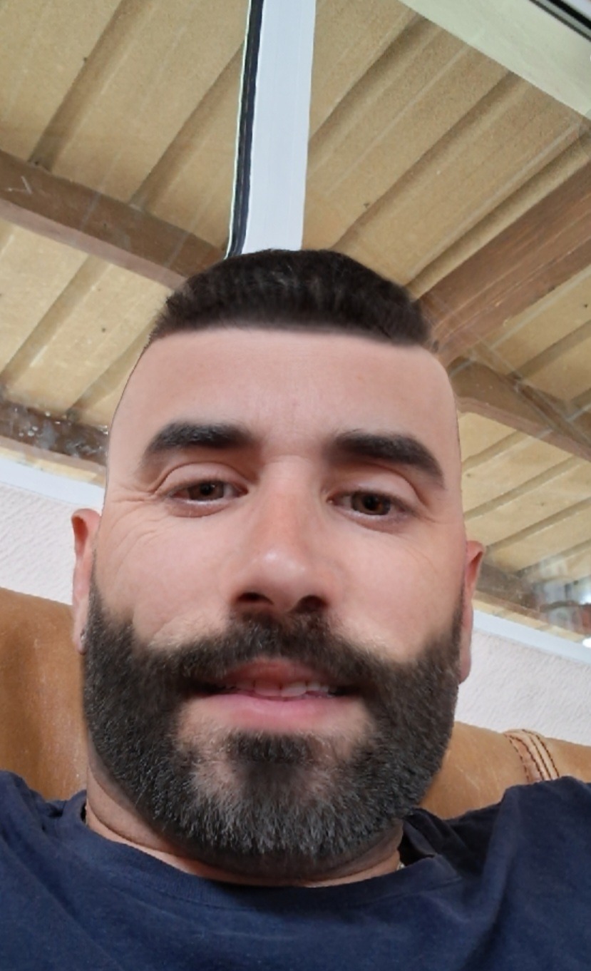 Profil de Cheik, 40 ans, Escort gay à Levron