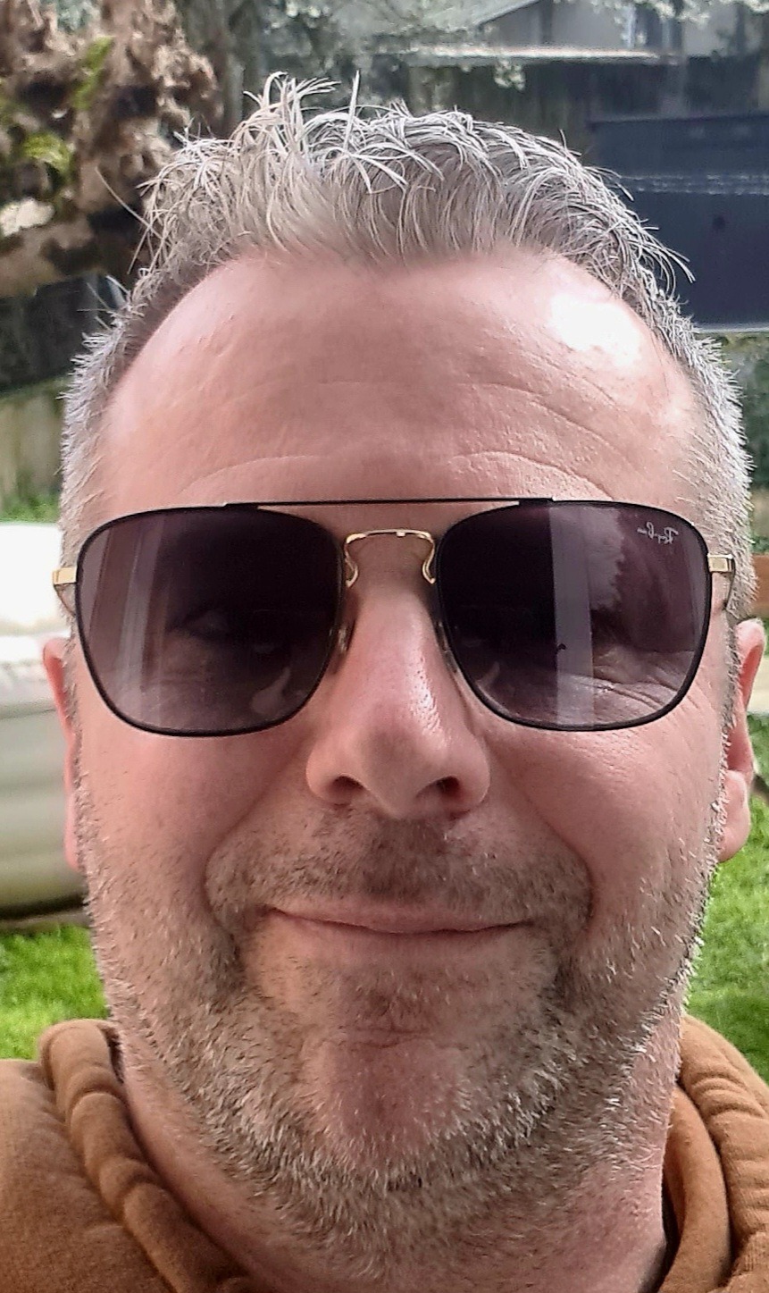 Profil de Nilo, 53 ans, Escort gay à Ochlenberg