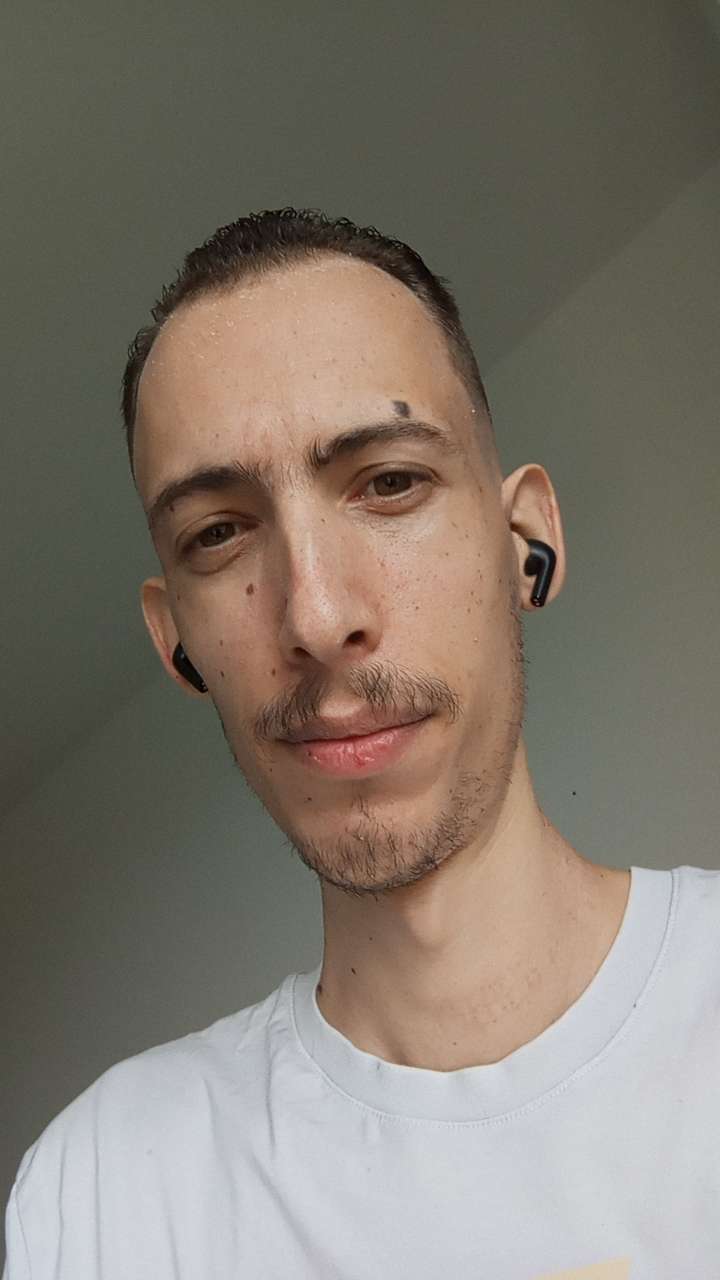 Profil de Djovany, 30 ans, Escort gay à Balmberg