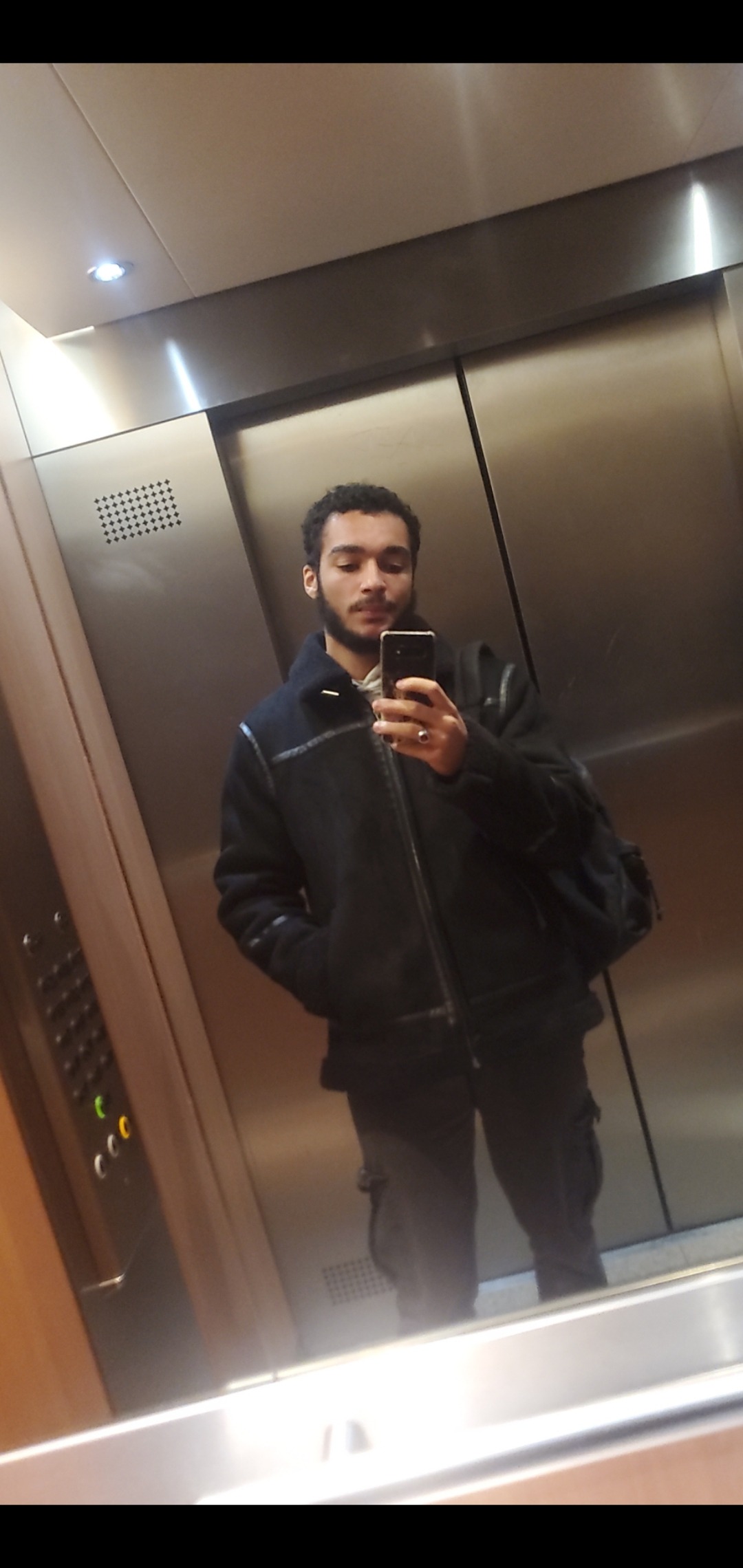 Profil de Hendrix, 20 ans, Escort gay à Erde