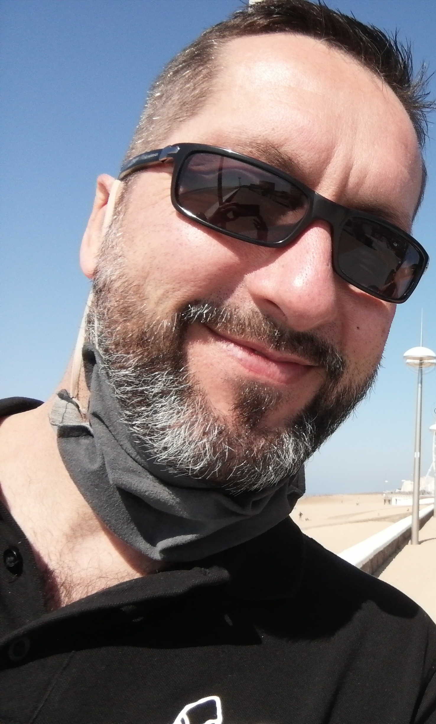 Profil de Hazedine, 52 ans, Escort gay à Trun