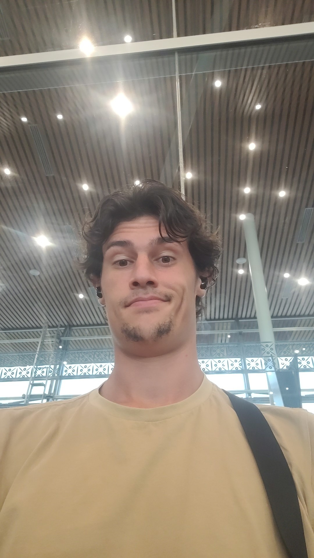 Profil de Shmouel, 23 ans, Escort gay à Faoug