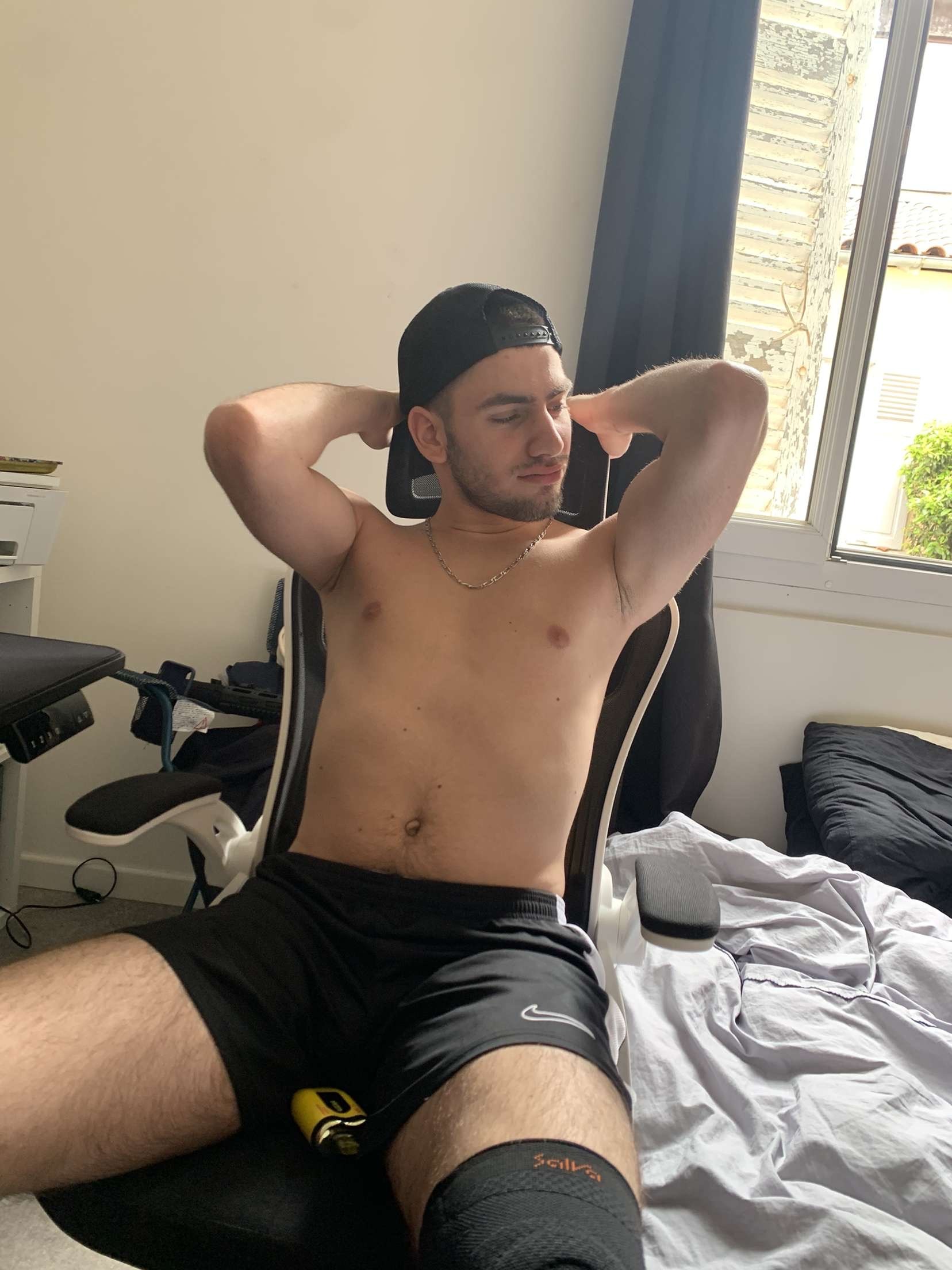 Profil de Roxan, 18 ans, Escort gay à Servion