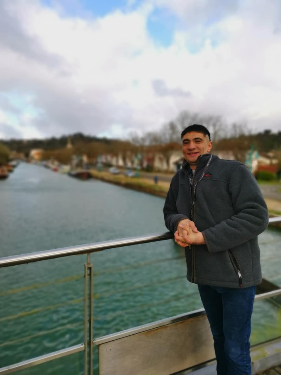 Profil de Jihed, 35 ans, Escort gay à Orbe