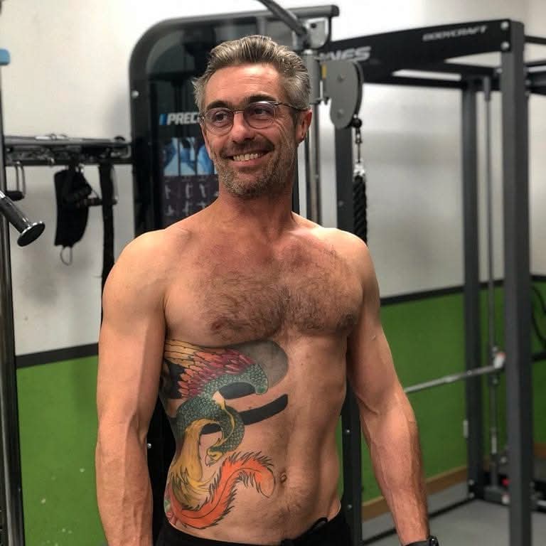 Profil de Costantino, 45 ans, Escort gay à Ebnet