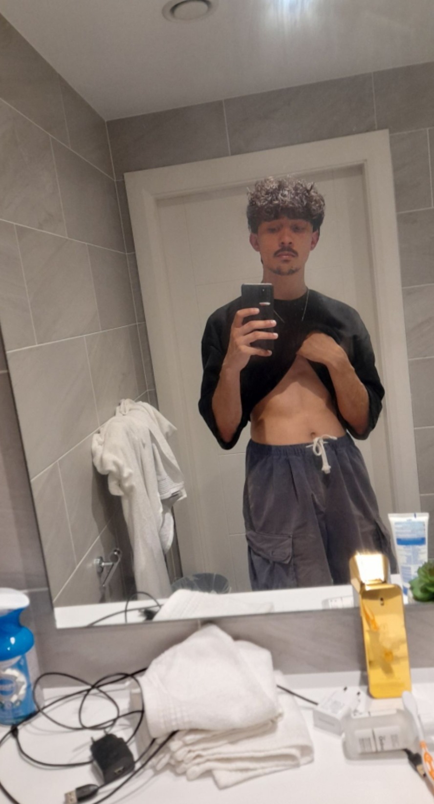 Profil de Matheis, 21 ans, Escort gay à Roches BE