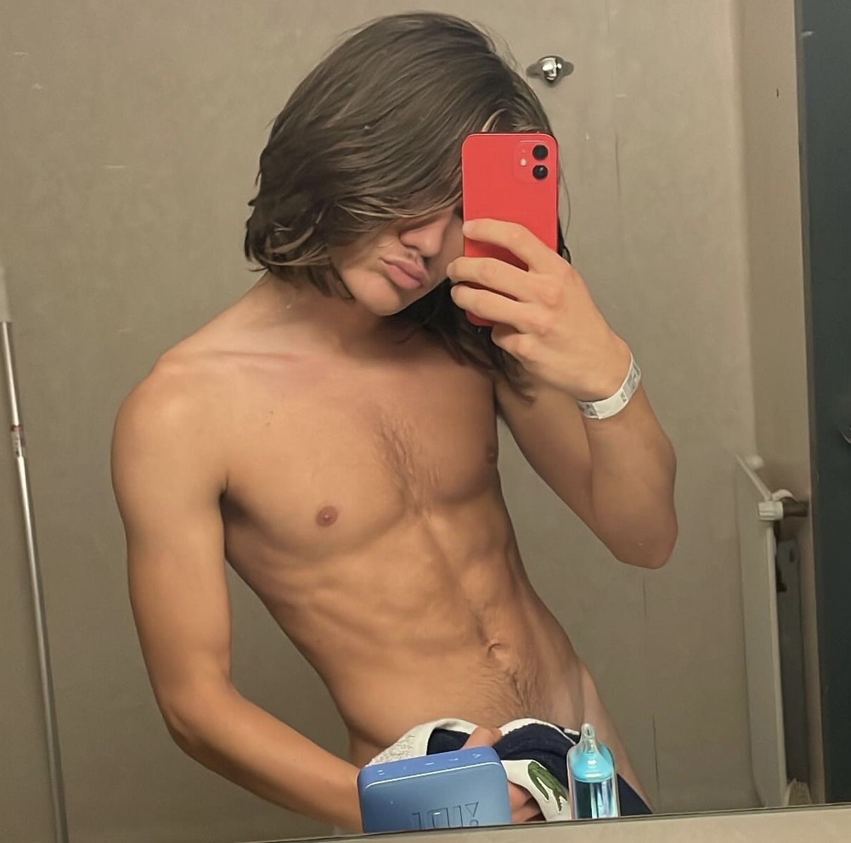 Profil de Agathon, 21 ans, Escort gay à Eggenwil