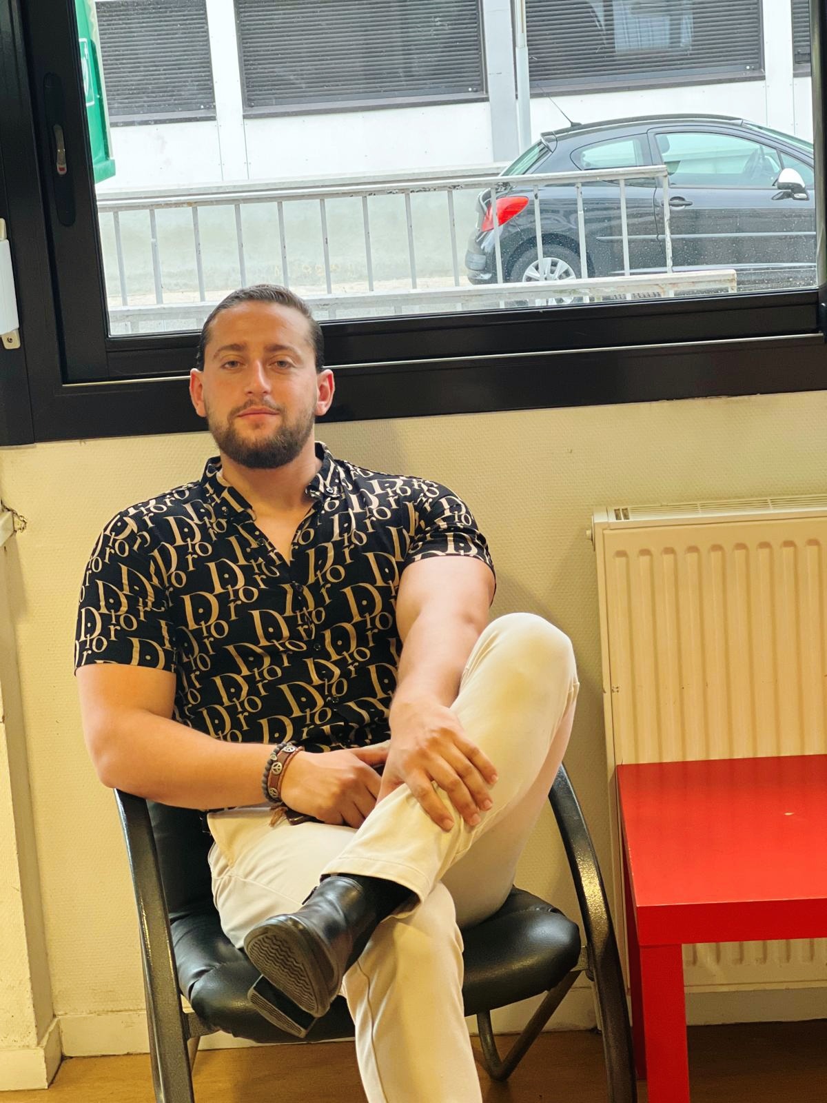 Profil de Sadri, 31 ans, Escort gay à Péry