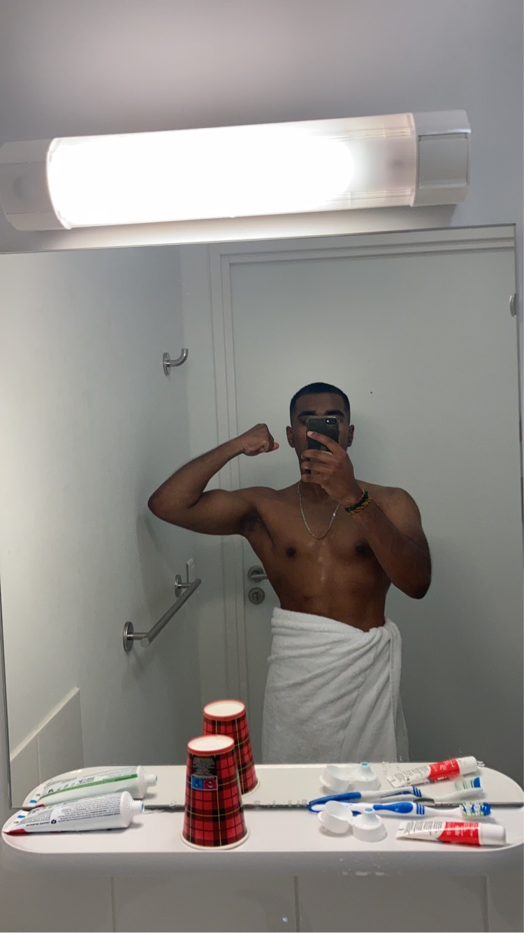 Profil de Simeo, 26 ans, Escort gay à Gilly