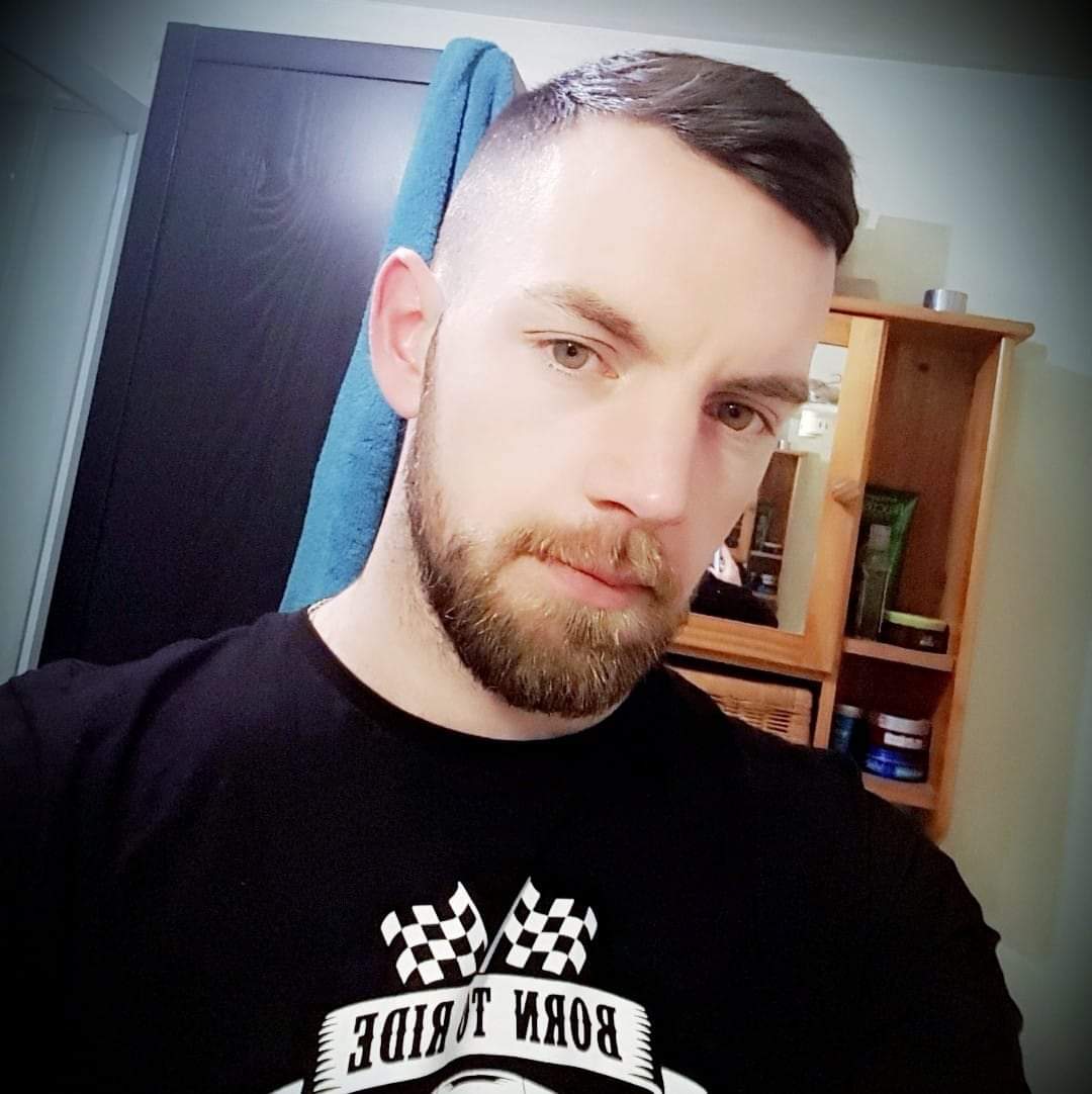 Profil de Matheos, 35 ans, Escort gay à Erde