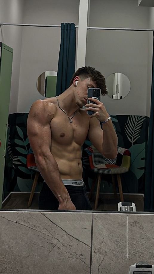 Profil de Baidy, 19 ans, Escort gay à Buchillon