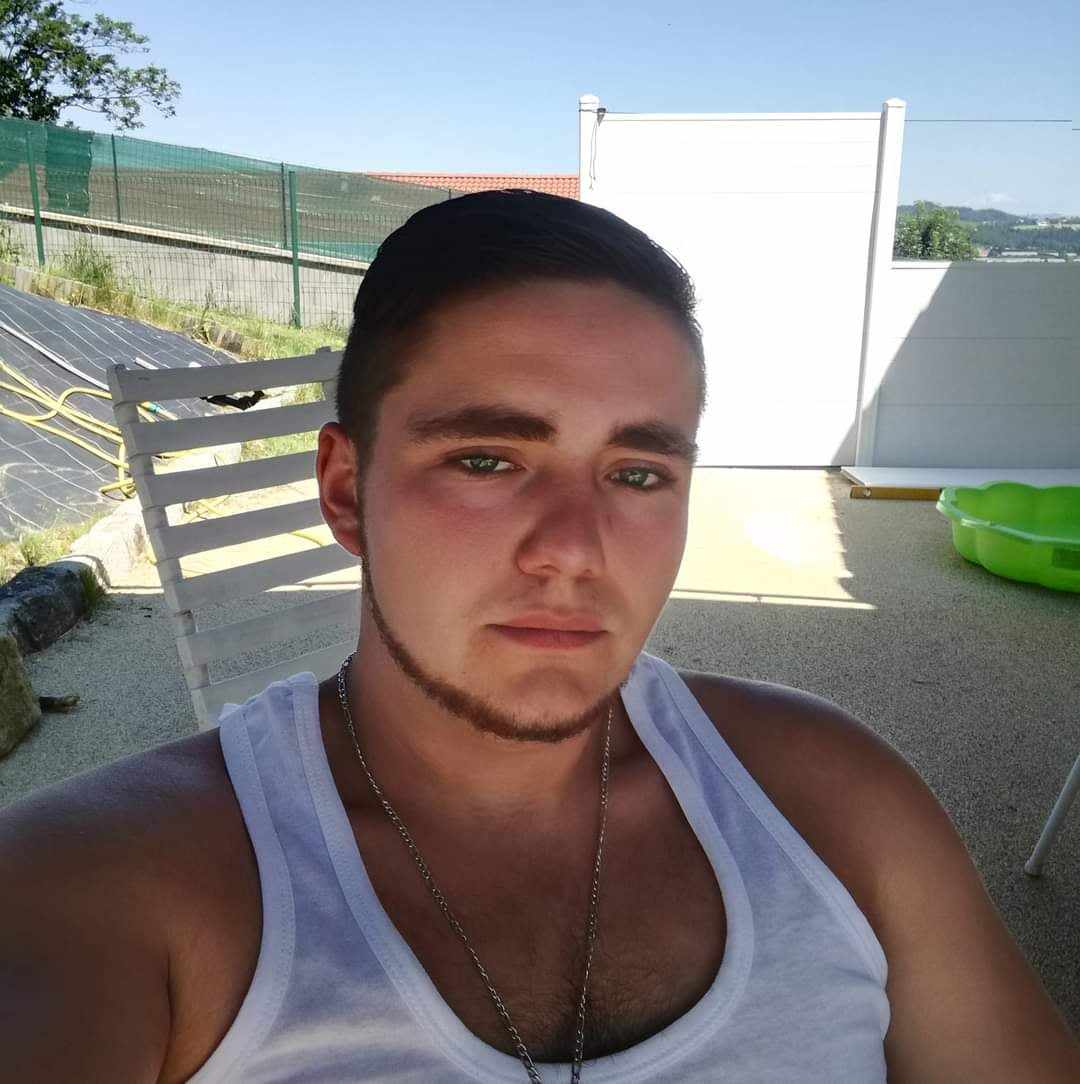 Profil de Loann, 23 ans, Escort gay à Lamboing