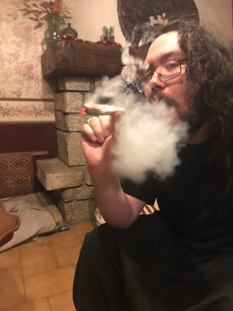 Profil de Adi, 20 ans, Escort gay à Fanas