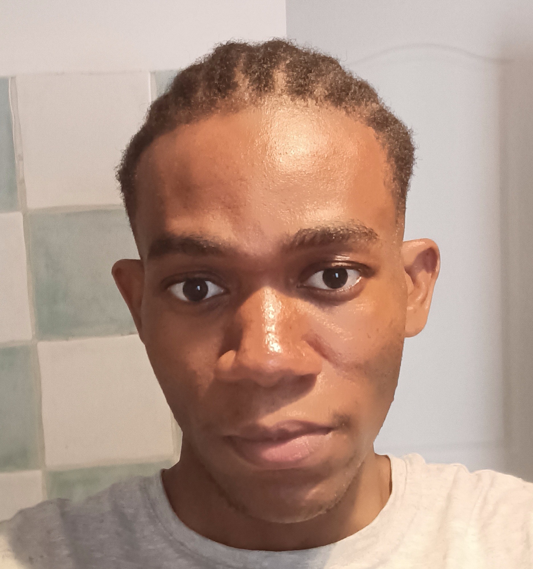 Profil de Sohan, 25 ans, Escort gay à Ferreyres
