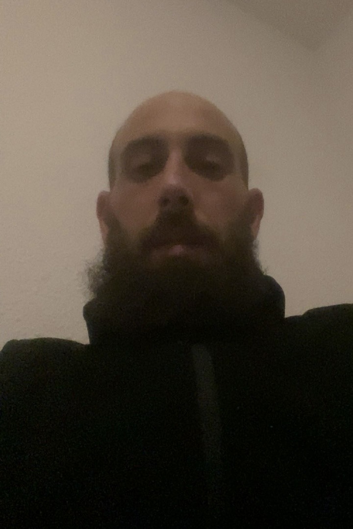 Profil de Louis-henri, 36 ans, Escort gay à Maracon
