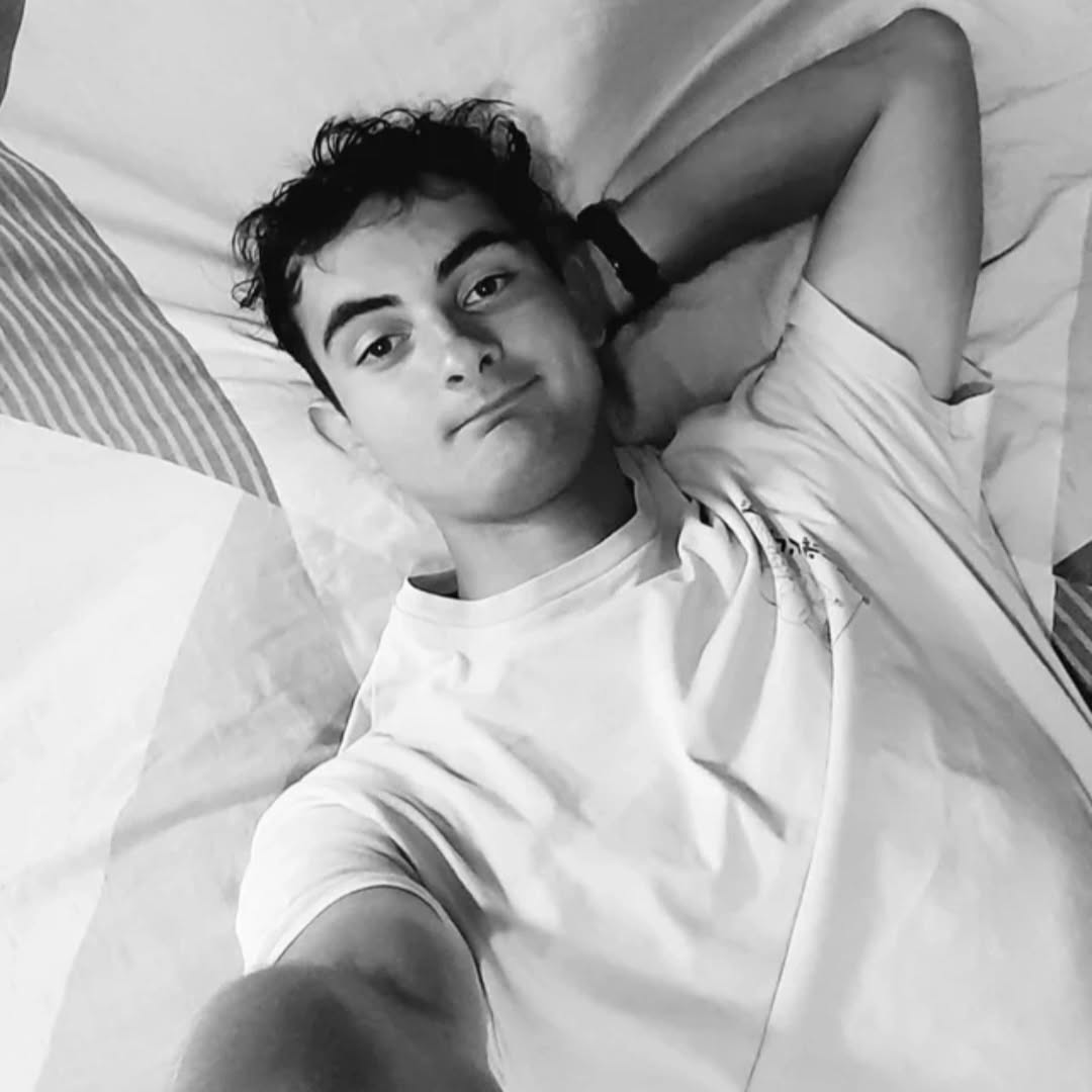 Profil de Kosta, 19 ans, Escort gay à Klöntal