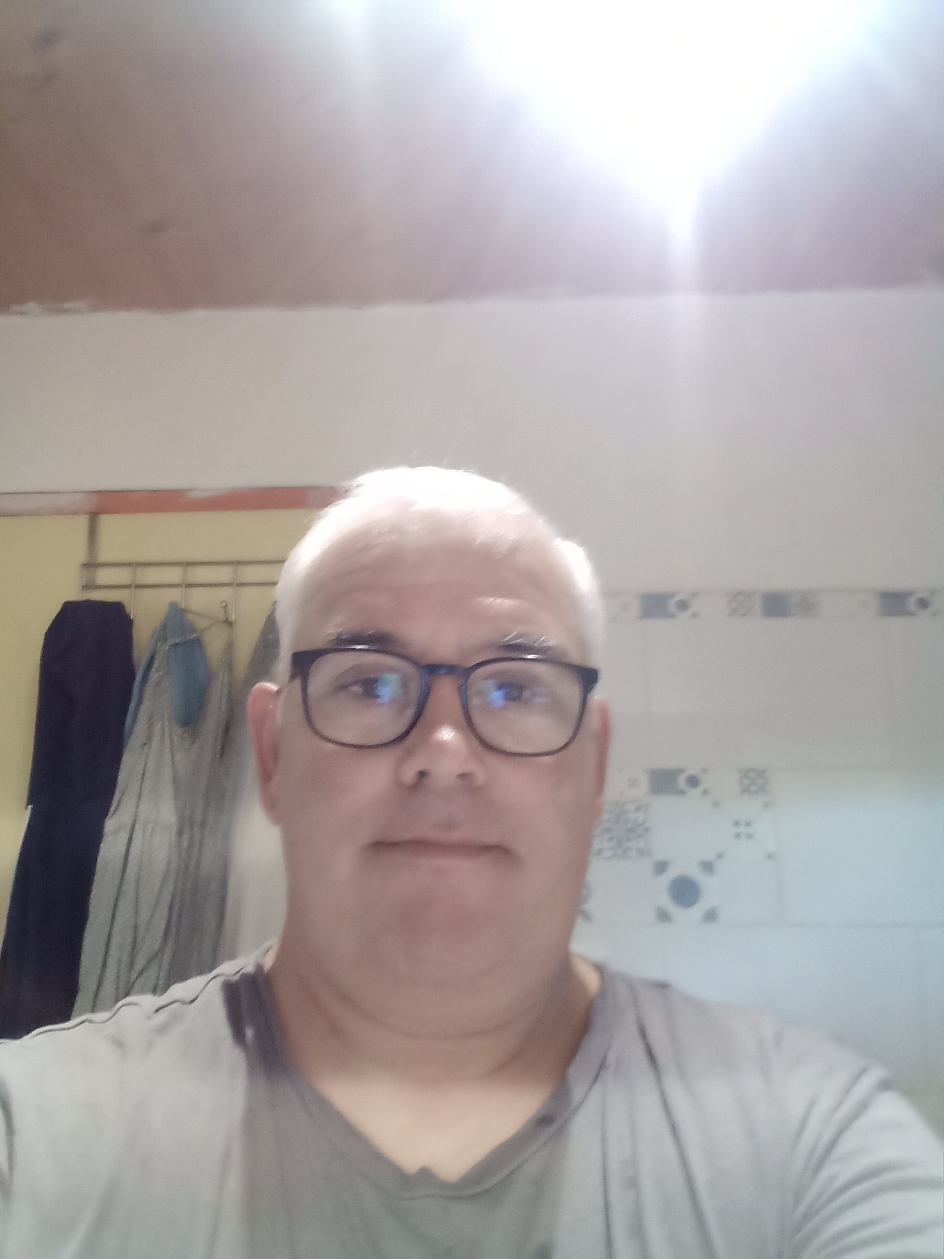 Profil de Pierre-georges, 55 ans, Escort gay à Prêles
