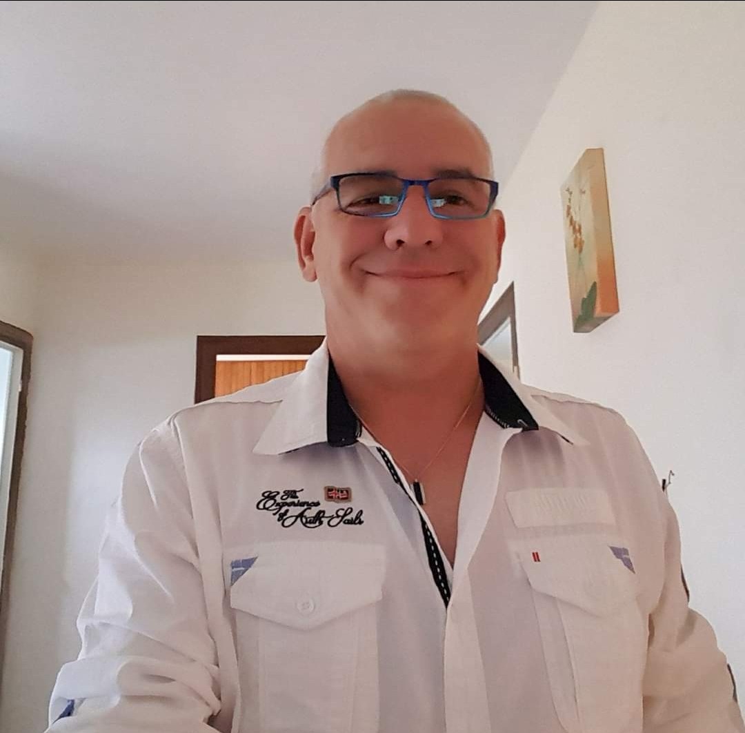 Profil de Stony, 52 ans, Escort gay à Isérables
