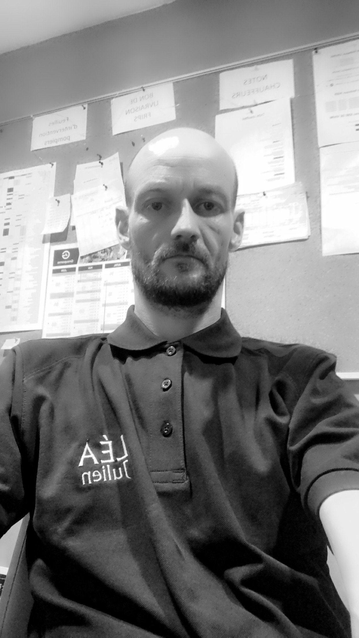 Profil de Lonis, 37 ans, Escort gay à Denens