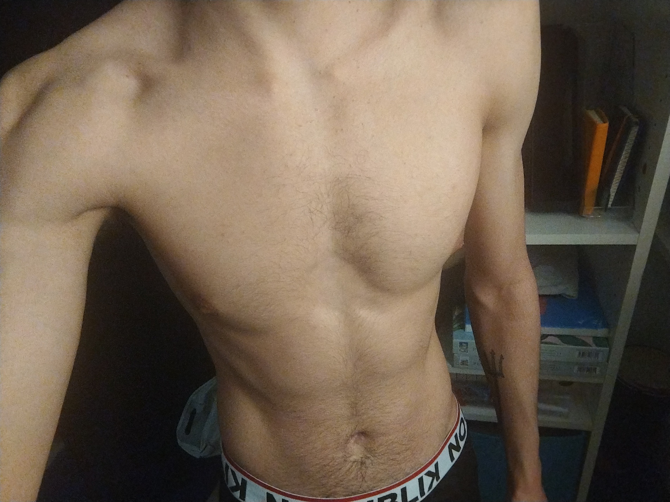 Profil de Aramis, 19 ans, Escort gay à Buchillon