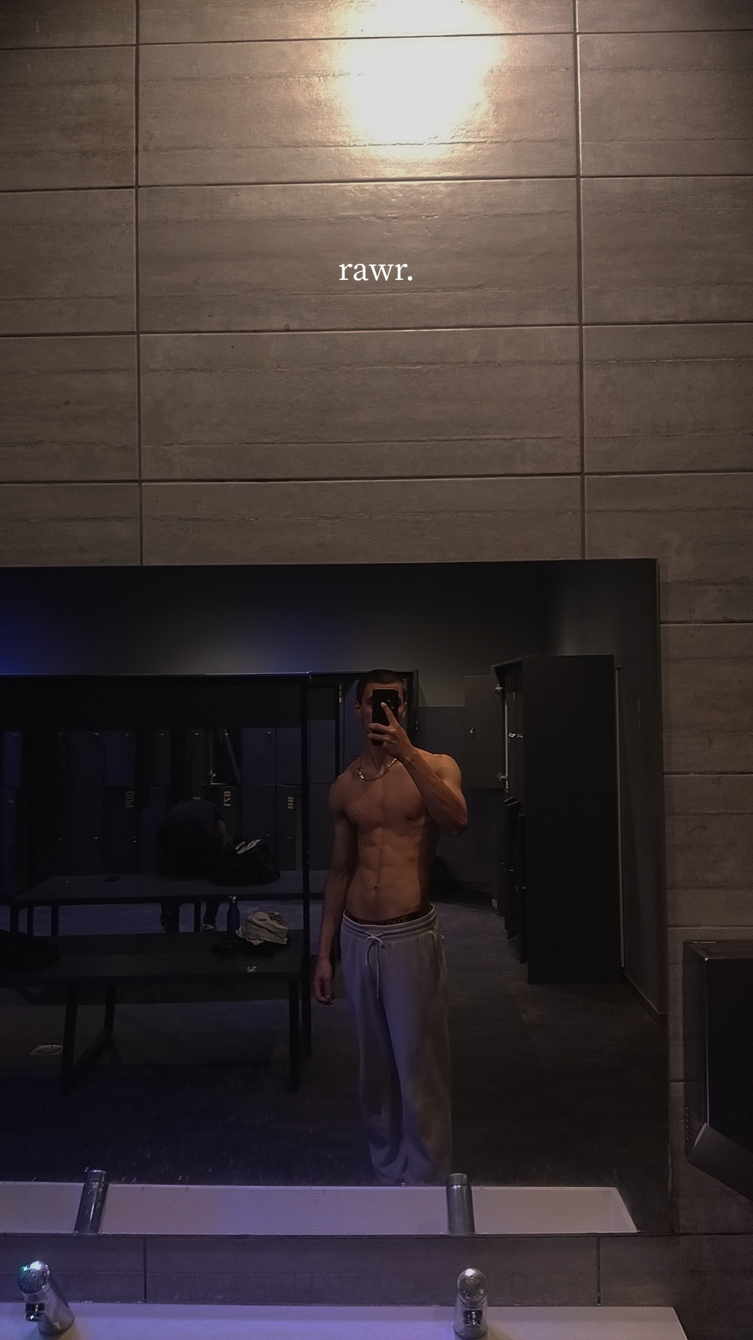 Profil de Roan, 19 ans, Escort gay à Brittern