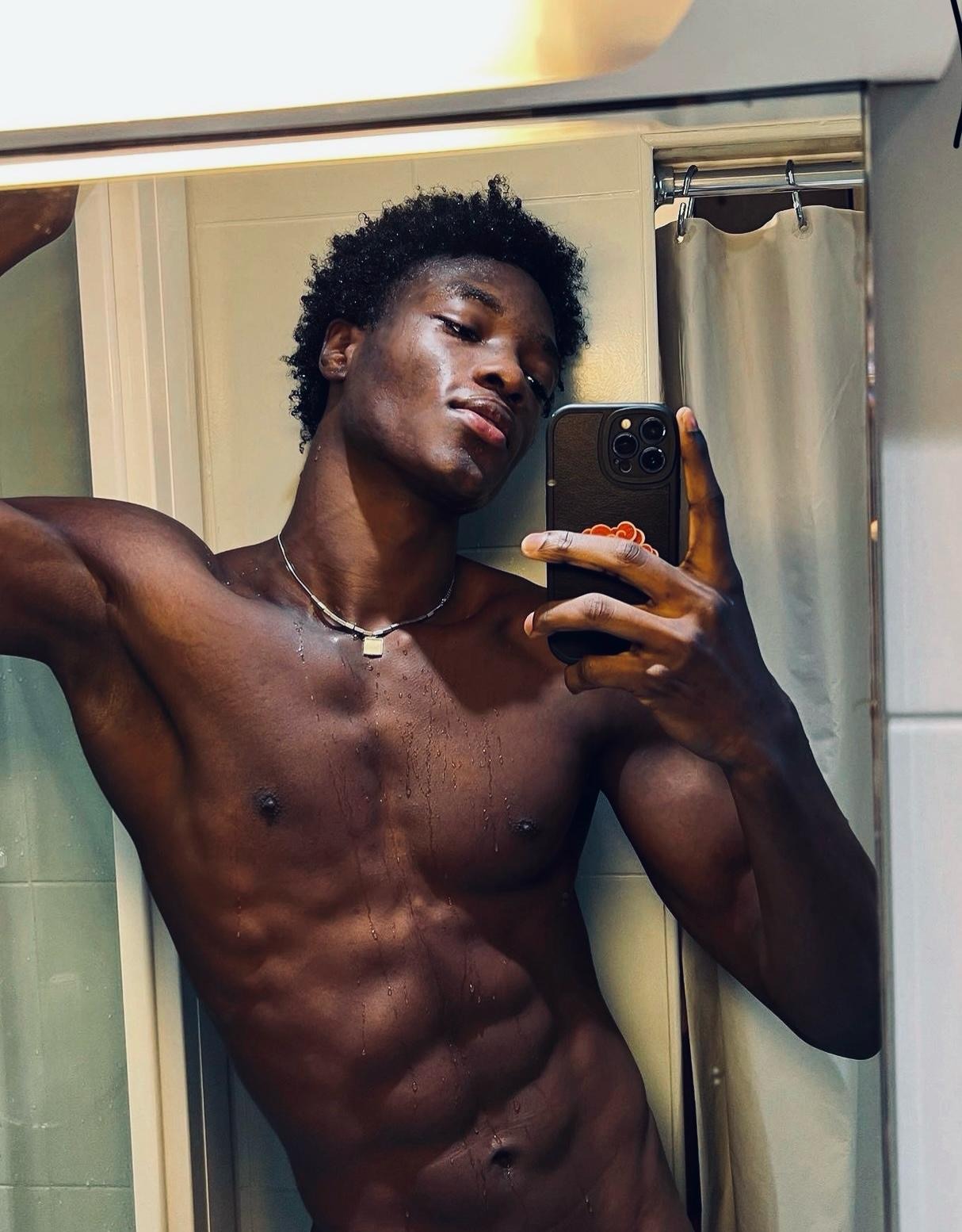 Profil de Sirou, 29 ans, Escort gay à Oekingen