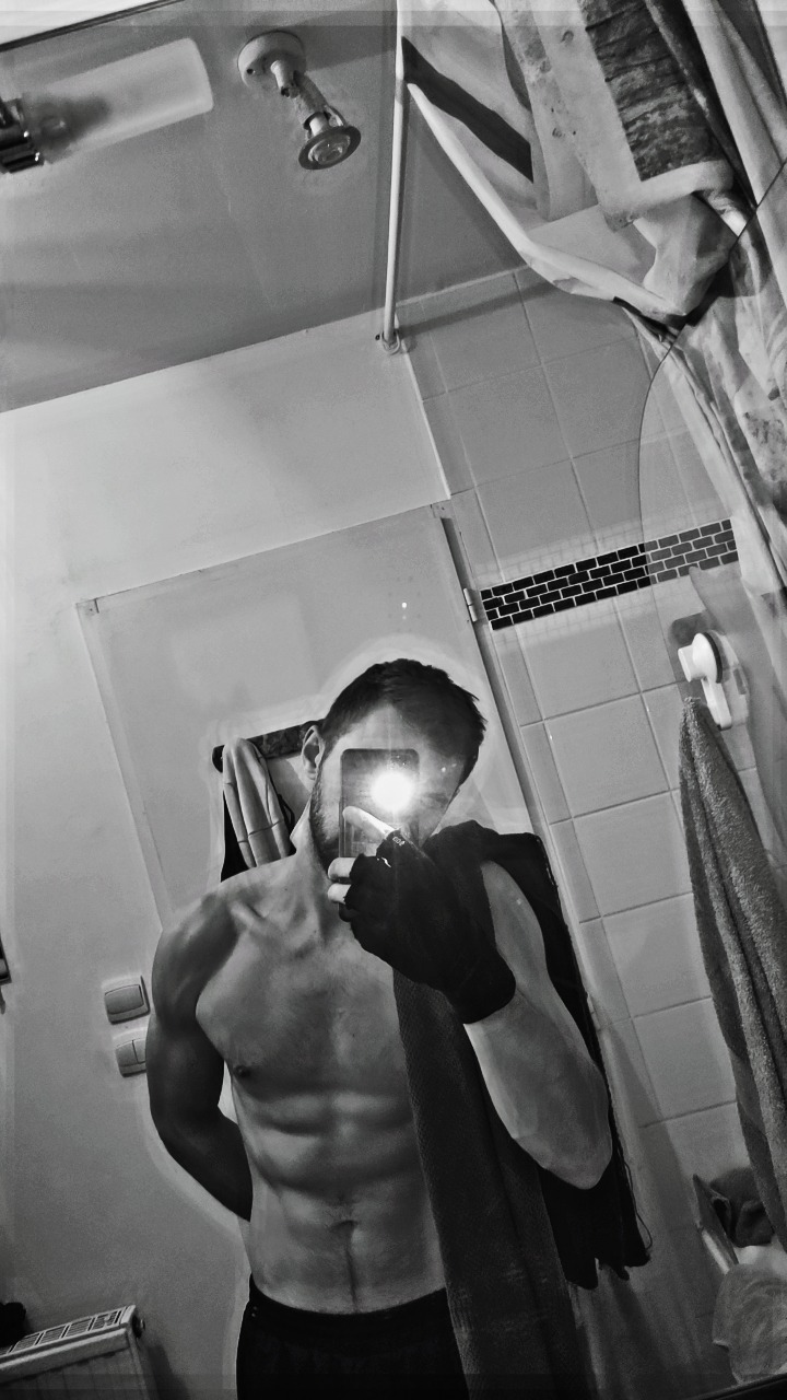 Profil de Naïm, 28 ans, Escort gay à Thielle
