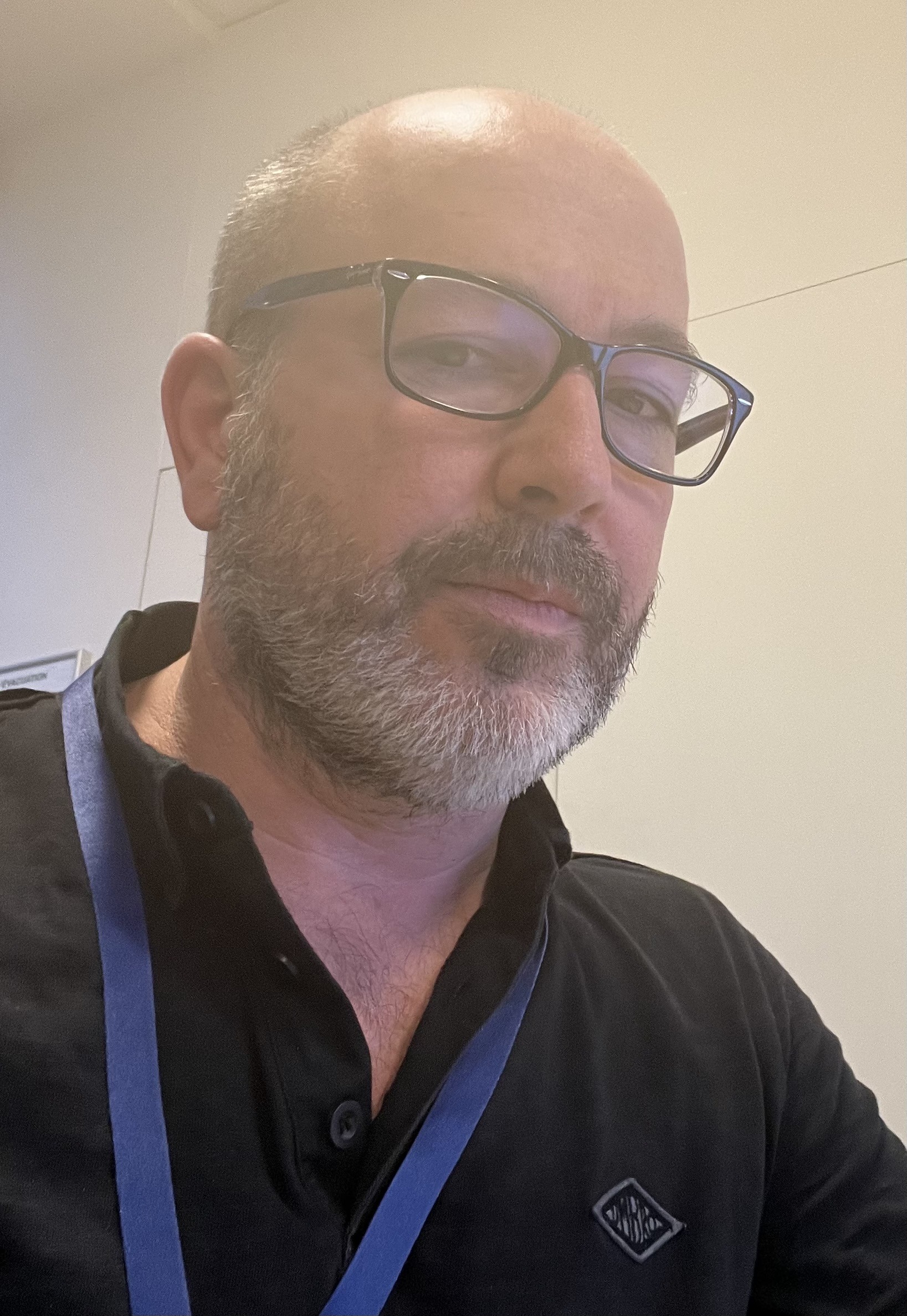 Profil de Milano, 53 ans, Escort gay à Collombey