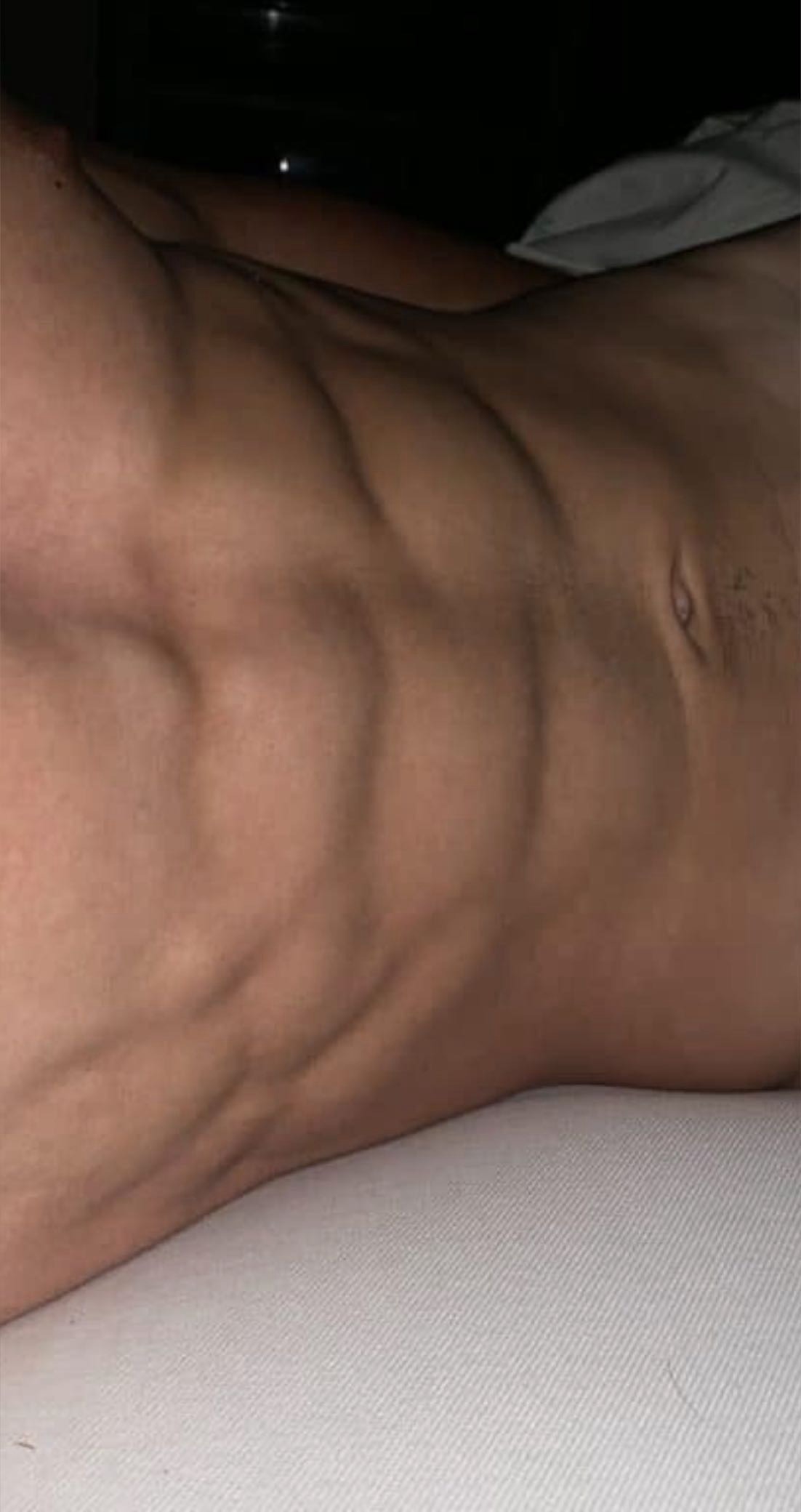 Profil de Mikis, 22 ans, Escort gay à Quinto