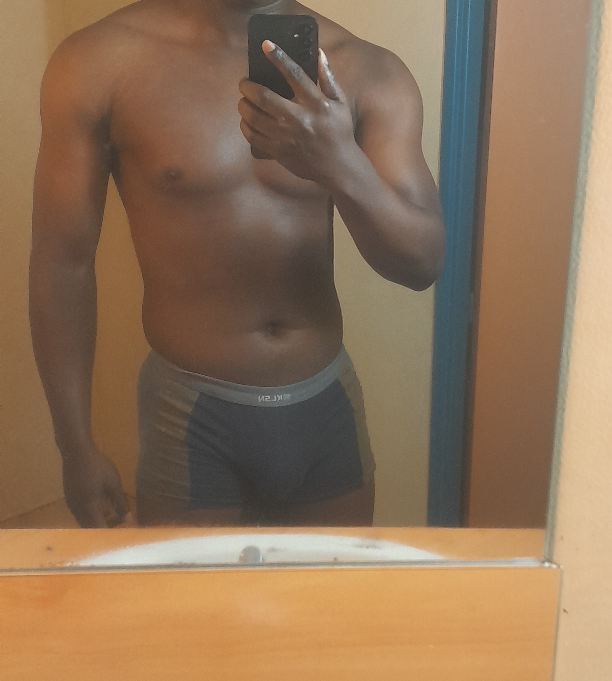 Profil de Alioune, 23 ans, Escort gay à Wilihof