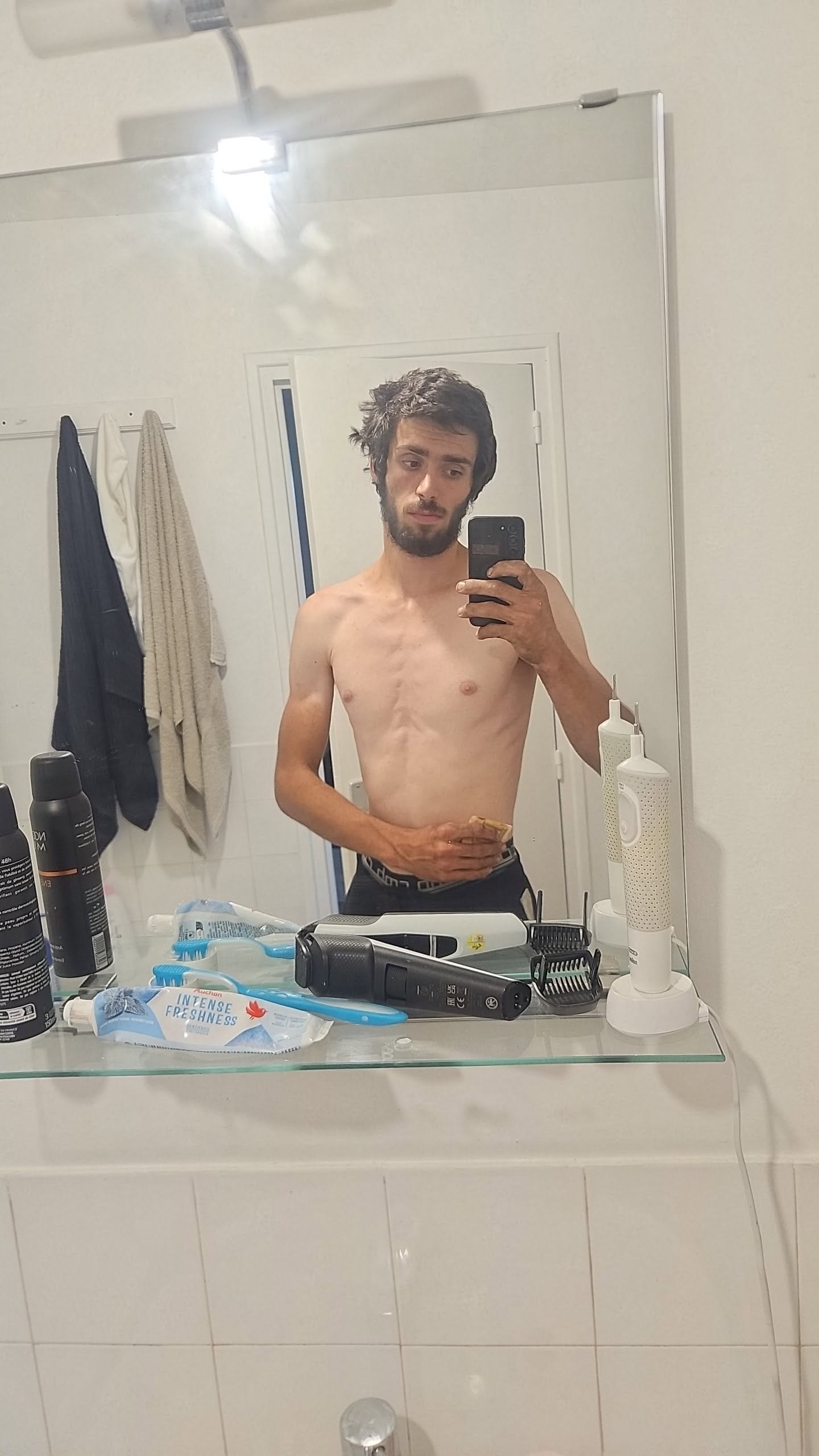 Profil de Sofiene, 19 ans, Escort gay à Wangs