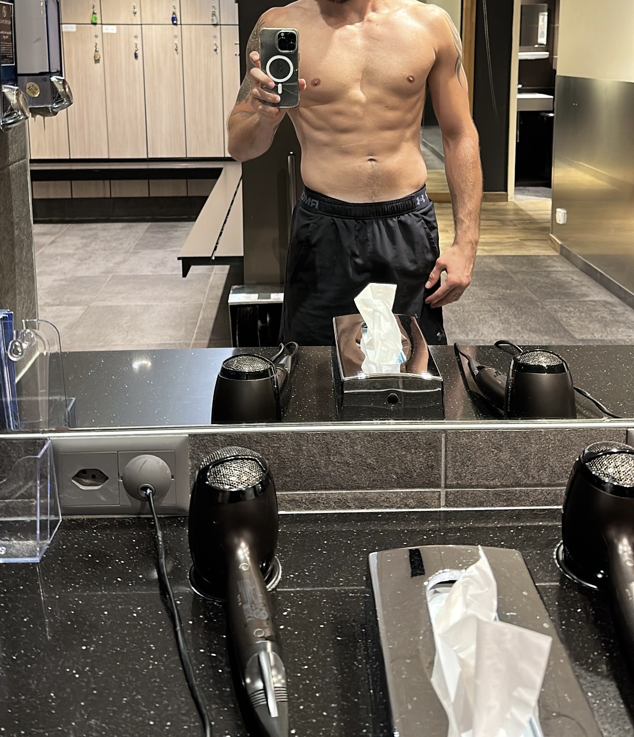 Profil de Iago, 27 ans, Escort gay à Cornol
