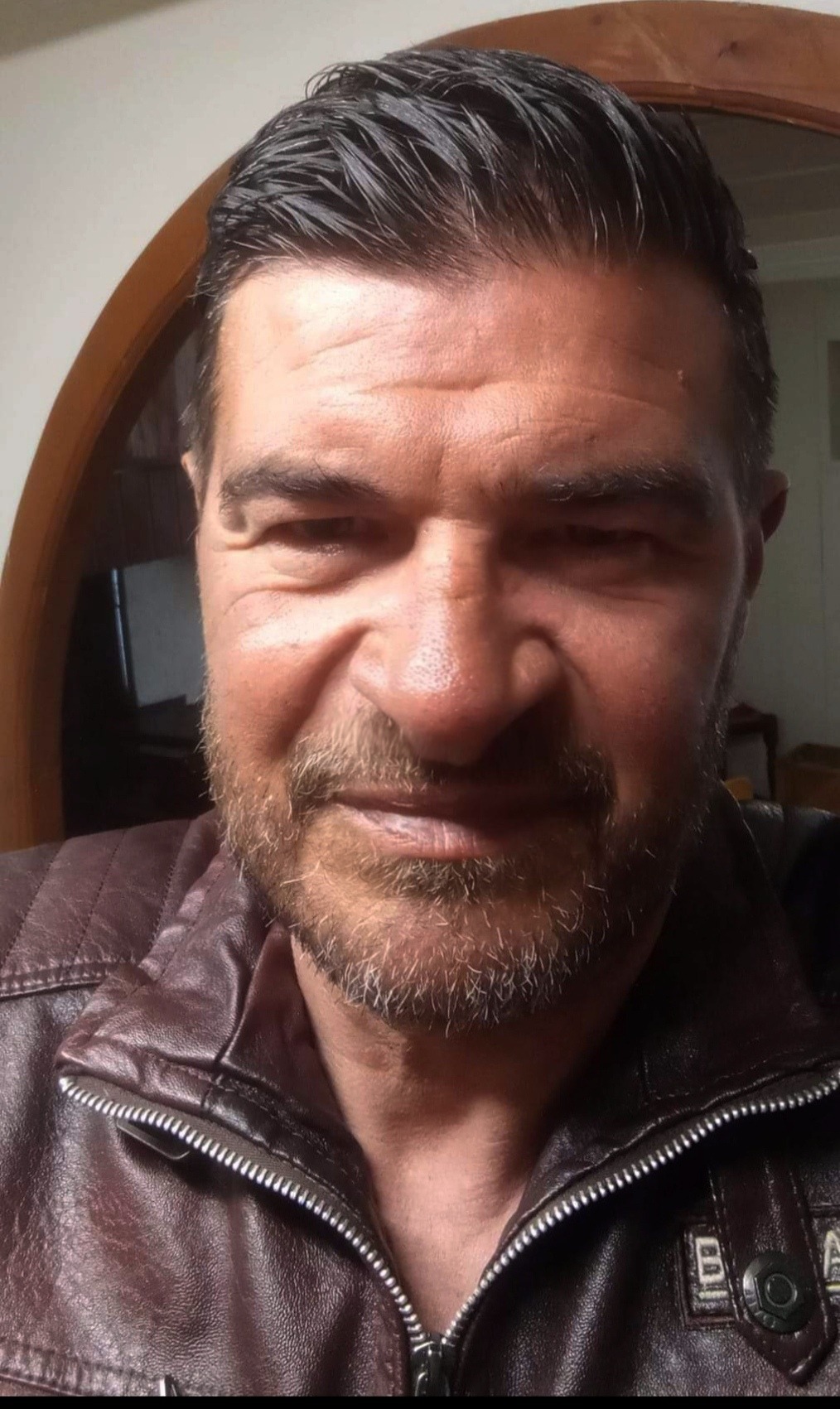 Profil de Genek, 55 ans, Escort gay à Chenaux