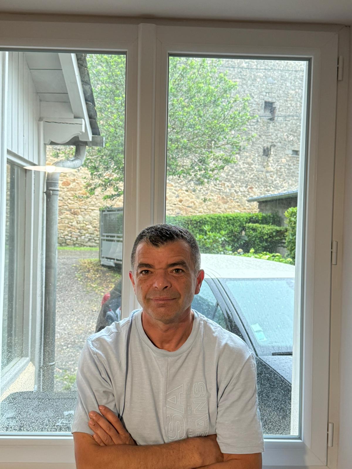 Profil de Robbie, 44 ans, Escort gay à Denens