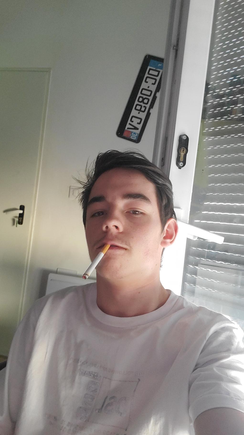 Profil de Pierre-hugo, 23 ans, Escort gay à Elm