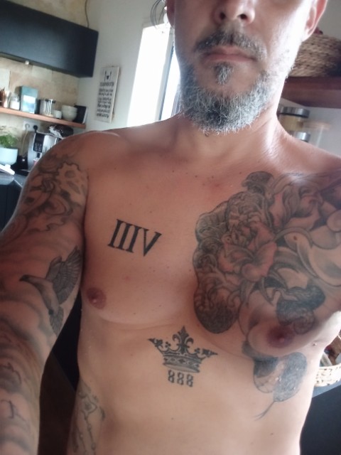 Profil de Levon, 41 ans, Escort gay à Surcuolm