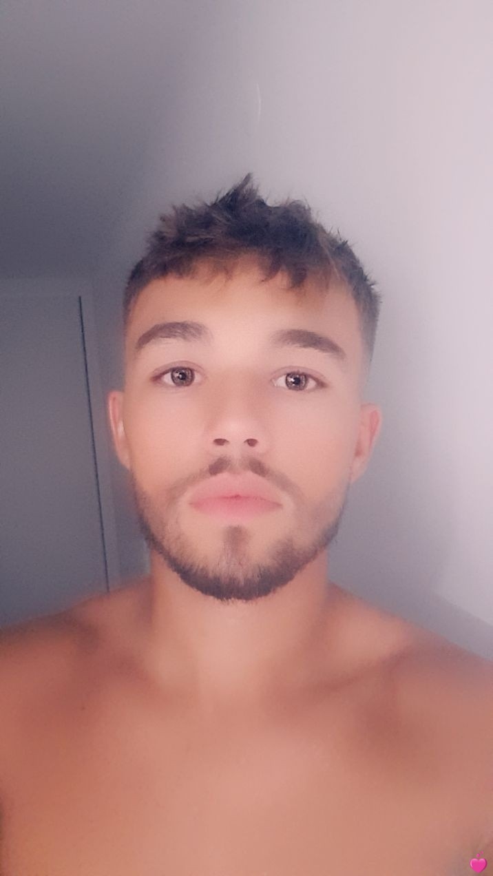 Profil de Selahattin, 21 ans, Escort gay à Erde
